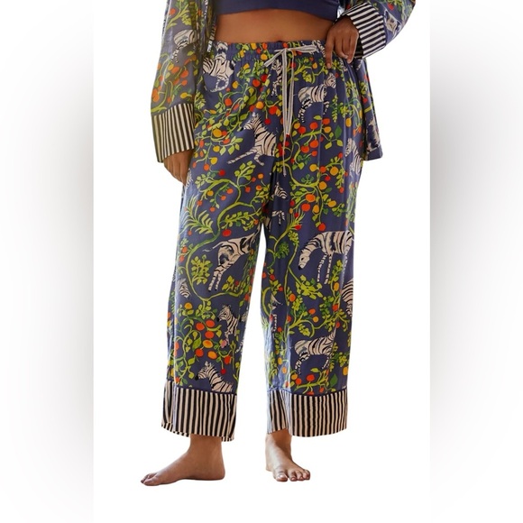 Anthropologie Other - Anthropologie Olivia Wendel Zebra tropical pant size M
